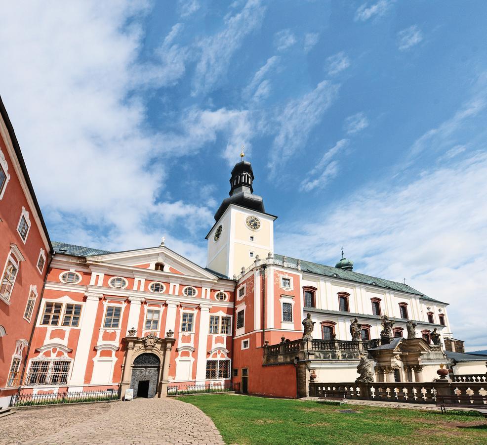 R&J Apartmany Broumov Exterior photo